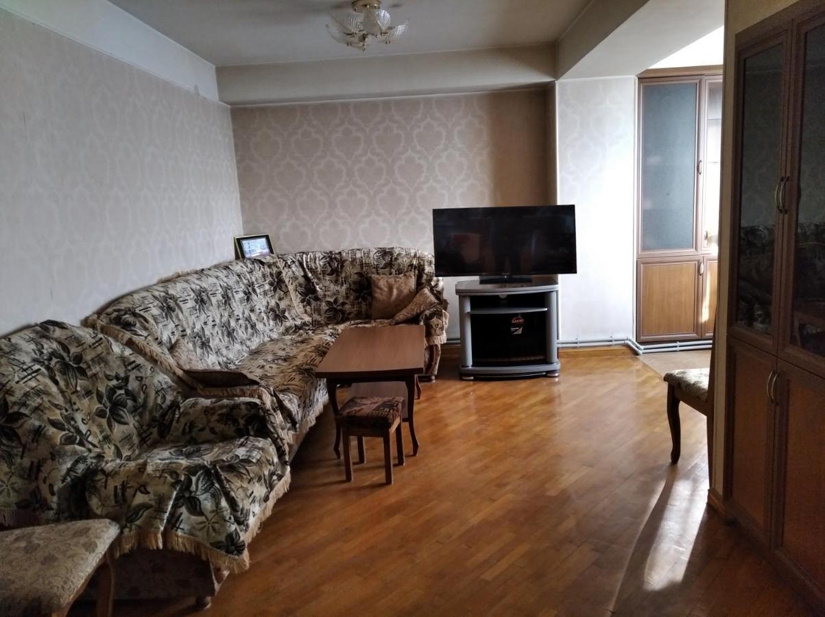 3 Room Apartment In Small Center Of Erivan Dış mekan fotoğraf