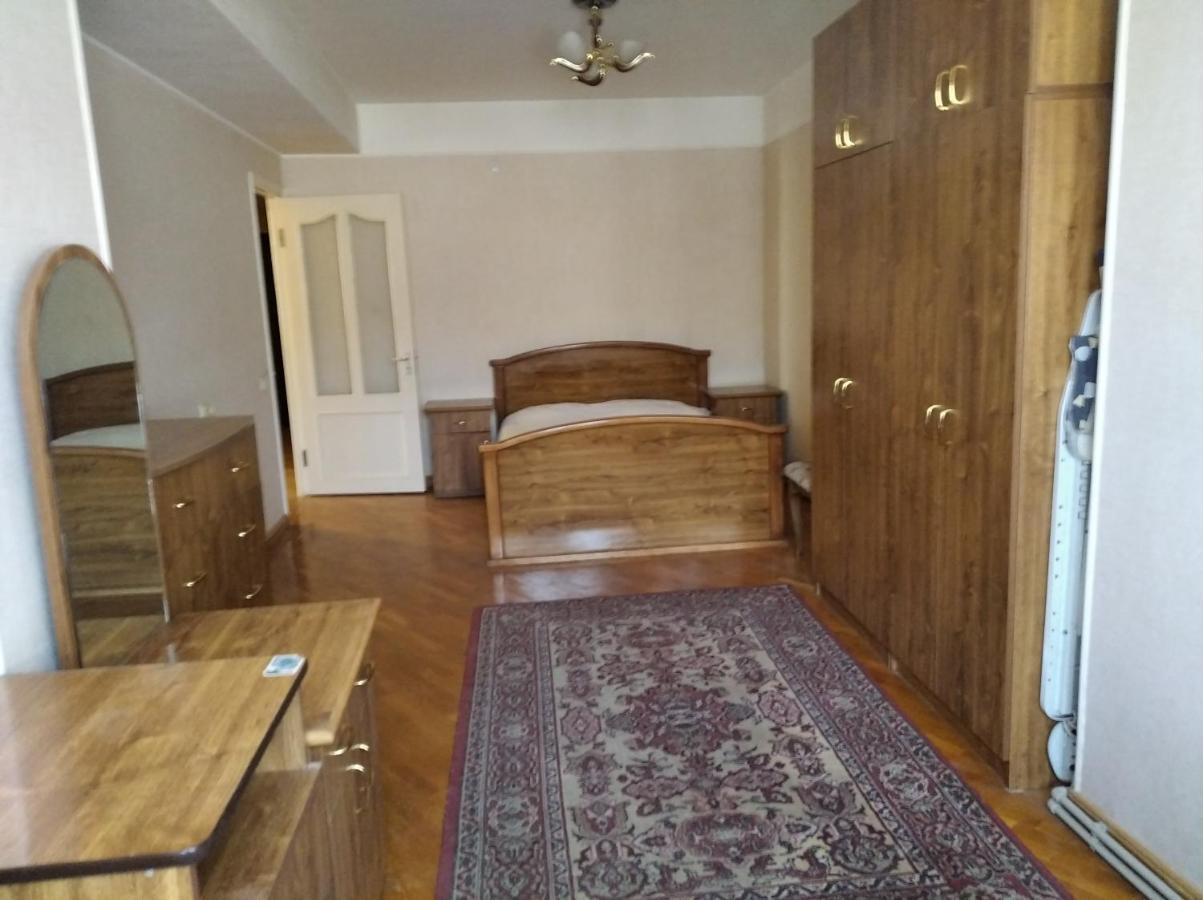 3 Room Apartment In Small Center Of Erivan Dış mekan fotoğraf