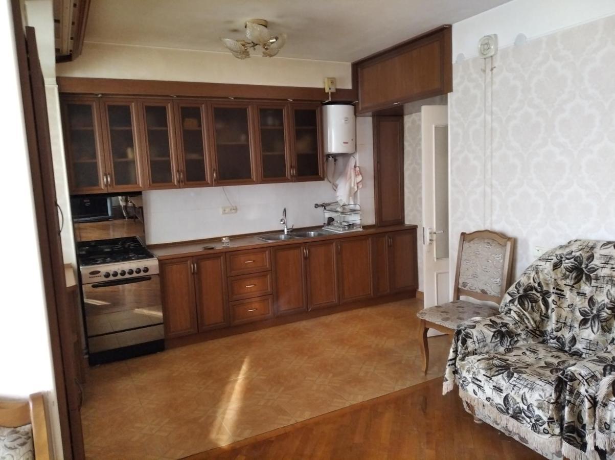 3 Room Apartment In Small Center Of Erivan Dış mekan fotoğraf
