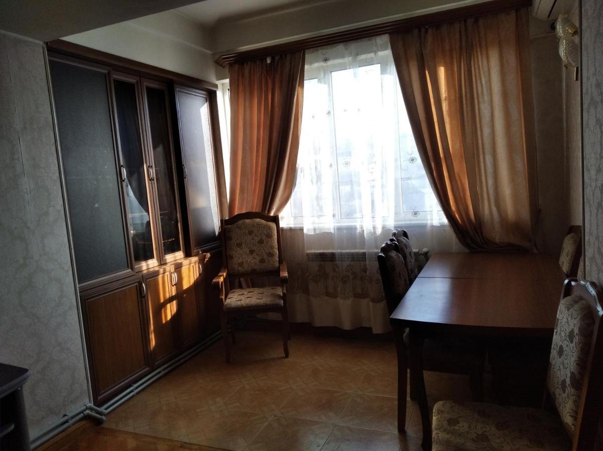 3 Room Apartment In Small Center Of Erivan Dış mekan fotoğraf
